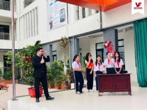 Thấu Hiểu Để Yêu Thương: Diễn Giả Nguyễn Thế Việt Lan Tỏa Lòng Biết Ơn Tại THCS Quang Trung