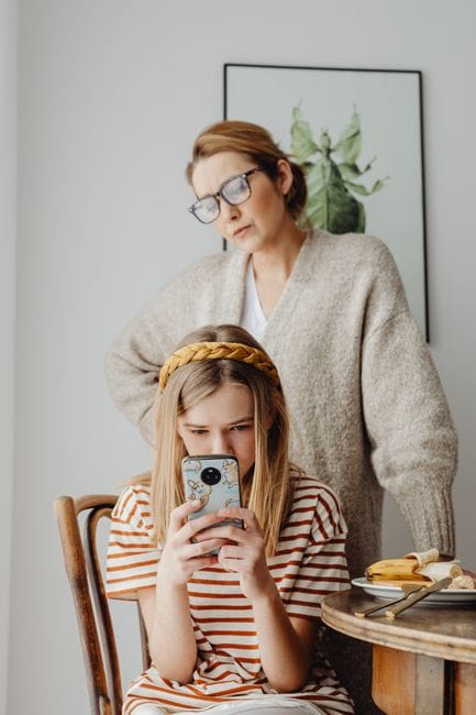 Bí quyết giúp con tìm thấy niềm vui ngoài đời thực thay vì thế giới ảo
