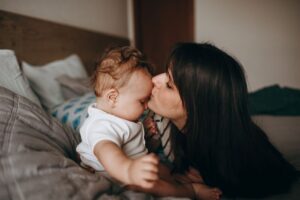 Bí quyết rèn luyện trí tuệ cảm xúc EQ cho trẻ em tại Hà Nội hiệu quả - Dạy trẻ kiểm soát cảm xúc