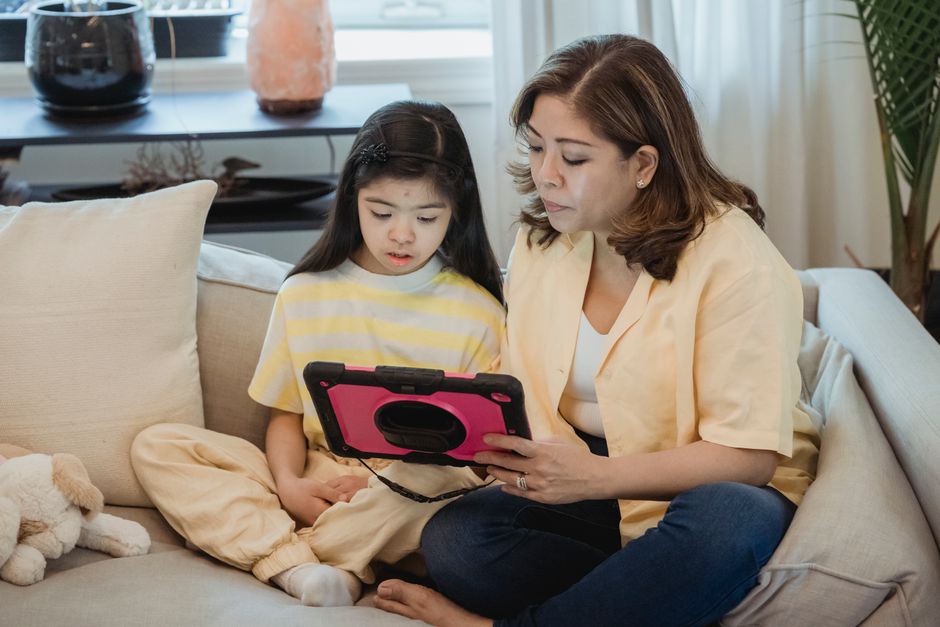 Làm gì khi con cáu gắt vì bị cấm dùng điện thoại tại Hà Nội: Bí quyết từ chuyên gia - Rèn Tính Tự Lập